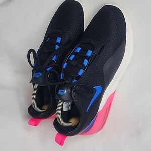 NIKE Air Max Motion 2 Black Blue Hyper Pink Running Shoes Size 7.5
